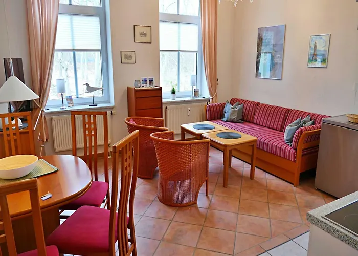 Waldstrasse 10 *